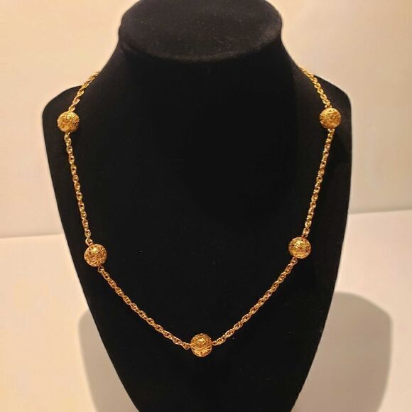 Gold tone Filagree Balls Necklace and Pierced Earrings - Picture 4 of 7